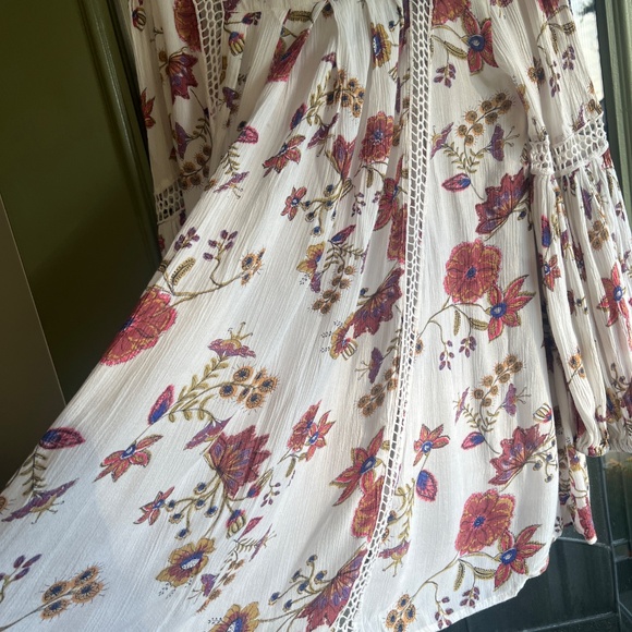 Dress - Picture 5 of 5